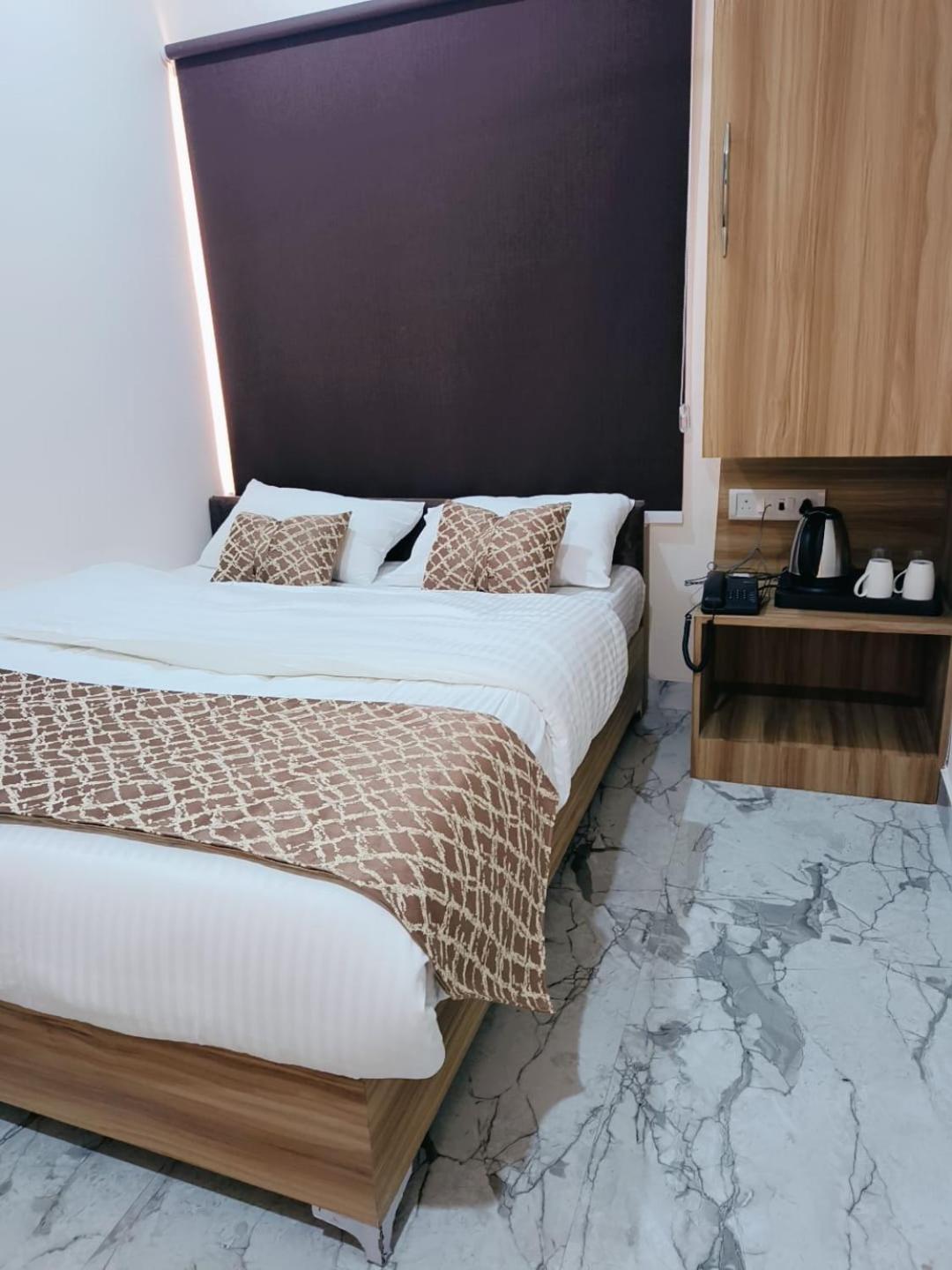 Nandi Retreat Homestay Varanasi Bagian luar foto