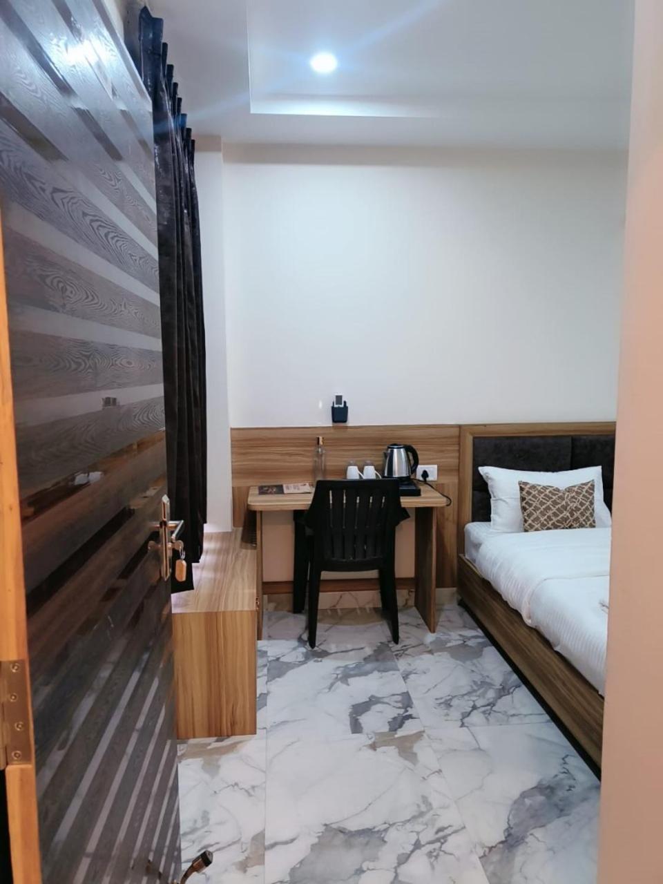 Nandi Retreat Homestay Varanasi Bagian luar foto