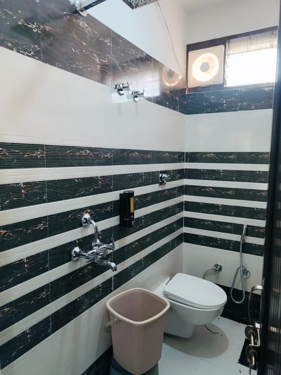Nandi Retreat Homestay Varanasi Bagian luar foto
